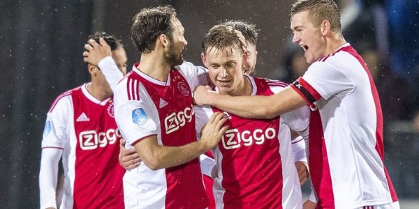 Minta Ampun, De Graafschap Ditekuk Ajax 8-0