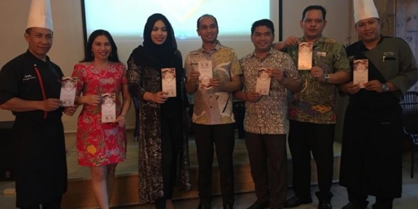 Hotel Mercure Surabaya Persembahkan Paket Berbuka Hadiah Umroh di Bulan Ramadhan