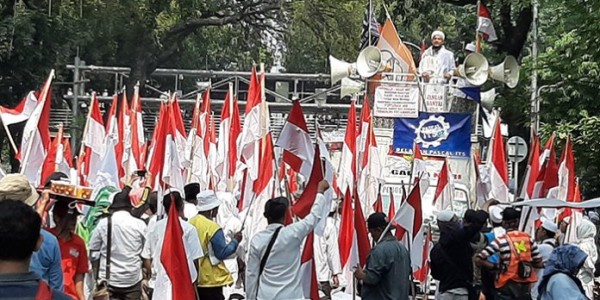 Surat Yaa Siin Menggema Di Sekitar Kawasan MK