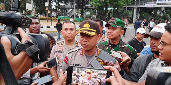 Berlangsung Tertib, Kapolres Jakpus Apresiasi Massa Aksi Kawal Sidang MK