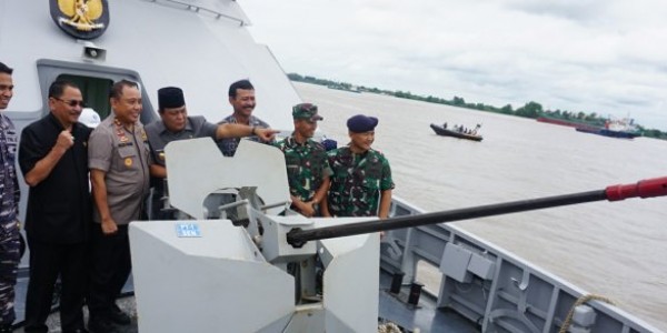 KRI Terapang Sambangi Banjarmasin