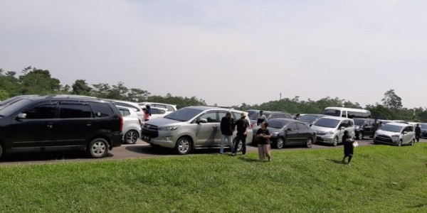 H+3 Lebaran, Jalur Menuju Puncak Macet Total