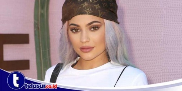 Kylie Jenner Umumkan Kelahiran Anak Perempuannya