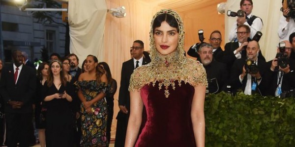 Perubahan Menawan Priyanka Chopra, Diduga Hasil Operasi Plastik