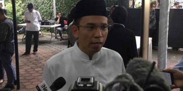 TGB Melayat Ke Cikeas