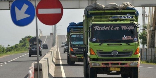 Ingat, Mulai 30 Mei Truk Tidak Boleh Melintas Di Tol