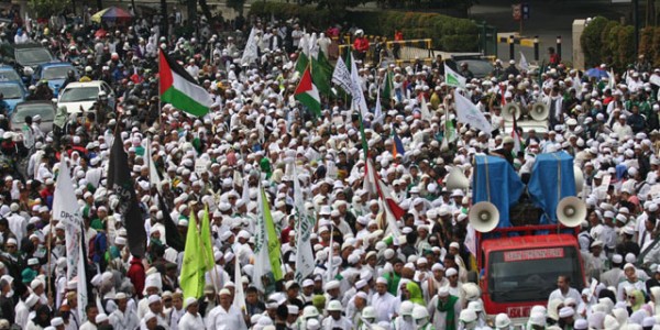 FPI Ajak Umat Turun ke Jalan Hari Jumat
