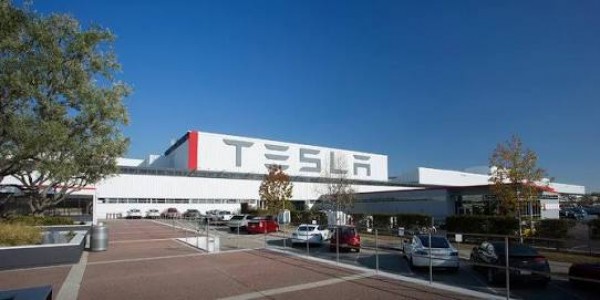 Keuangan Menipis, Tesla PHK Ribuan Karyawan