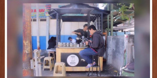 Tak Perlu Coffee Shop, Rompi Sajikan Konsep Rombong Kopi