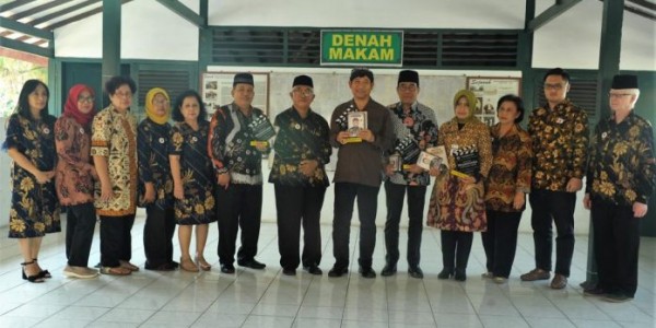 Kenang RA Wiraatmadja, Insan Koperasi Ziarahi Makamnya