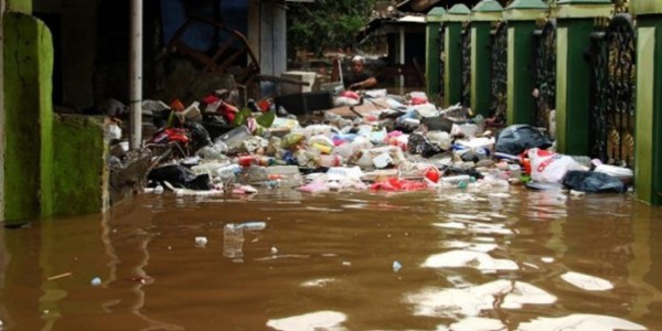 Aa Gym Doakan Korban Banjir