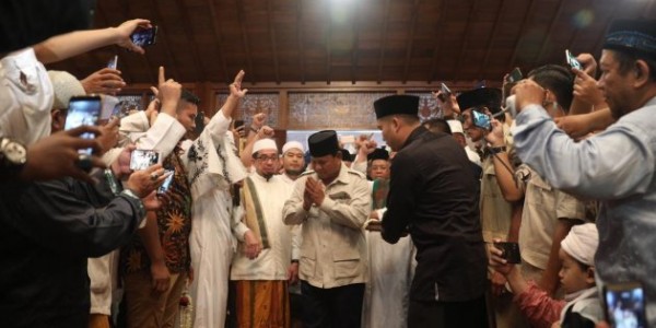 Bersama Para Ulama, Prabowo Resmikan Masjid di Hambalang