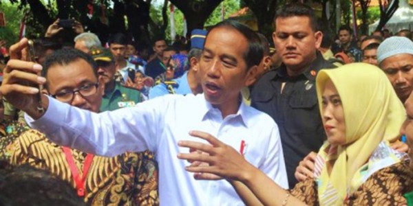 Petani Mengeluh Pupuk Kurang, Jokowi Dapat Laporan Stok Aman
