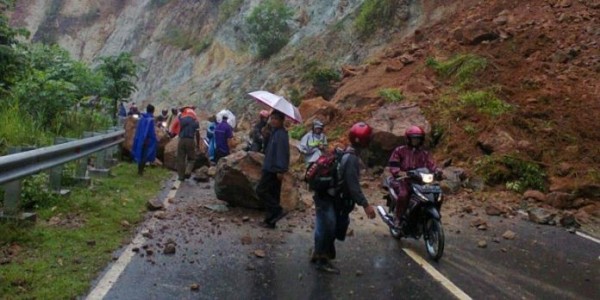 Tiga Korban Ditemukan Tewas Tertimbun Longsor