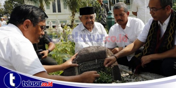 Hargai Pendahulu, Hari Pertama Kampanye DJOSS Ziarah ke Makam Mantan Gubsu