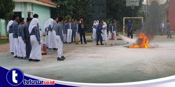 Lewat Program CSR, Pelajar Bekasi Dikenalkan Cara Tanggulangi Kebakaran