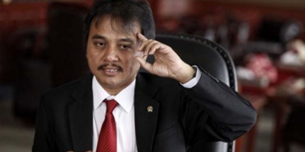 Guyonan Denny Siregar: Kalau Roy Suryo Kembalikan Panci ke Kemenpora, Rupiah Bisa Menguat