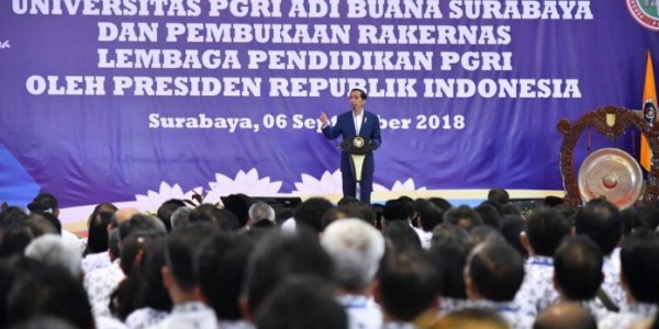 Kabar Penghentian Tunjangan Guru, Presiden: Itu Hoax