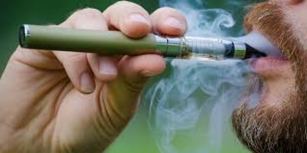 Vape Hentikan Penurunan Tingkat Merokok Tembakau oleh Remaja Amerika