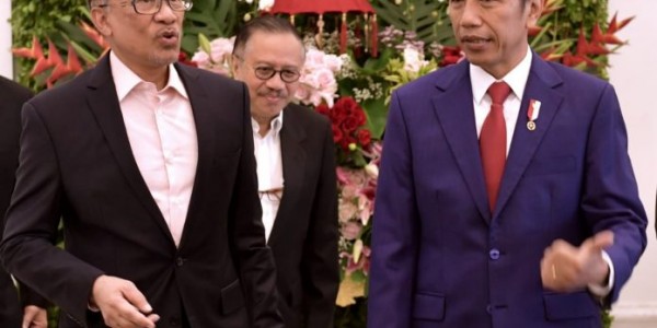 Jokowi Terima Kunjungan Anwar Ibrahim, Menlu: Beliau Berdua Tukar Pikiran