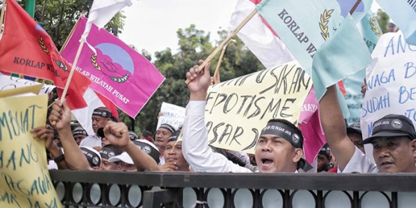 Pegawai Pasar Jaya Demo Anies Baswedan Di Balai Kota