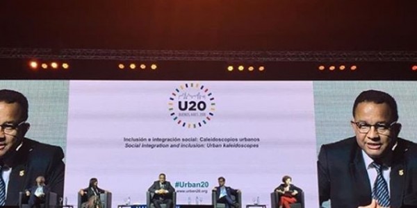 Gubernur Anies Terima Gelar Tamu Kehormatan dari Parlemen Buenos Aires