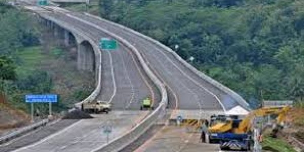 Kemenhub Bakal Perbaiki Transportasi Ruas Tol Trans Jawa
