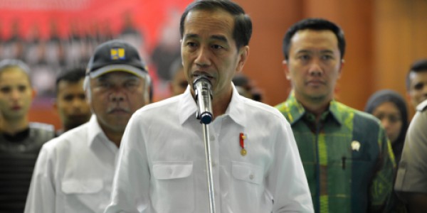 Arahan Berani Diajak Berantem, Jokowi: Siapa Yang Ngomong? Ditonton Yang Komplit Dong!