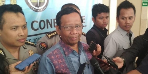 Pengamat : Jangan Remehkan Kekuatan TNI!