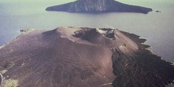 Gunung Anak Krakatau 15 Kali Meletus