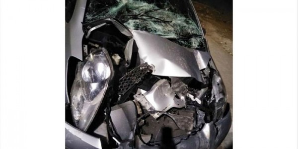 Toyota Yaris Tabrak Truk, Dua Orang Alami Luka-luka
