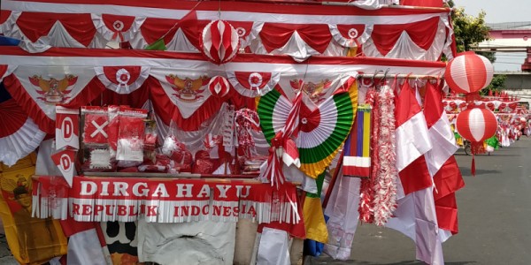 Pernak Pernik Merah Putih