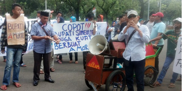 Gempar Dan Himas Tuntut Copot Bupati Simelue