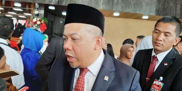 Jokowi Pakai Baju Adat NTB, Fahri: Kalau Baju Bali kan Karena Menang, Baju NTB Karena Kalah