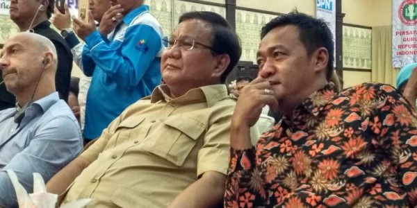 Obon Minta Bupati Bekasi Tolak Rekom DPP Golkar
