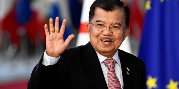 Wakil Presiden Kalla Hadiri Peringatan Hari Konstitusi