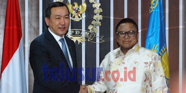 Oesman Sapta Terima Duta Besar  Kazakhstan