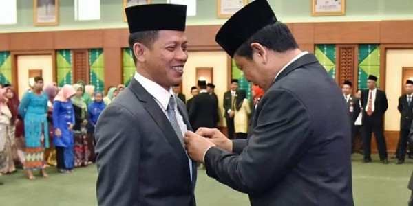 Mengabdi Puluhan Tahun, ASN Dishut Raih Satyalancana Karya Satya