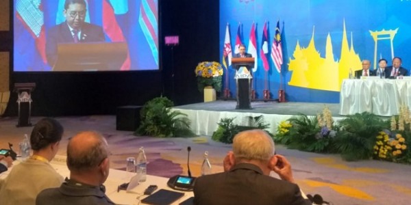 Di Parlemen ASEAN, Fadli Zon Perjuangkan Penyelesaian Krisis Rohingya