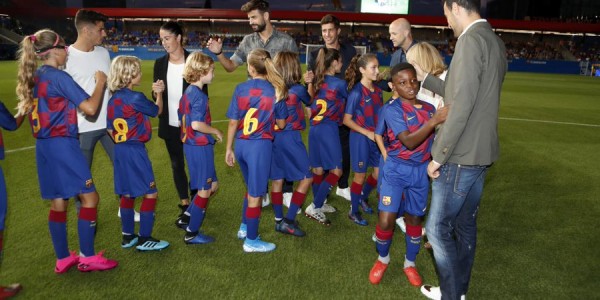 Messi dan Pique Hadiri Pembukaan Stadion Johan Cruyff