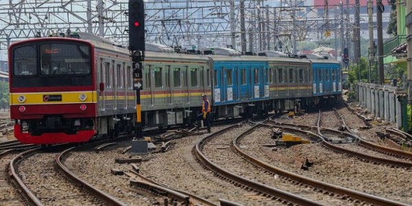 Ada Tawuran Warga di Manggarai, Perjalanan Commuter Line Jabodetabek Terganggu