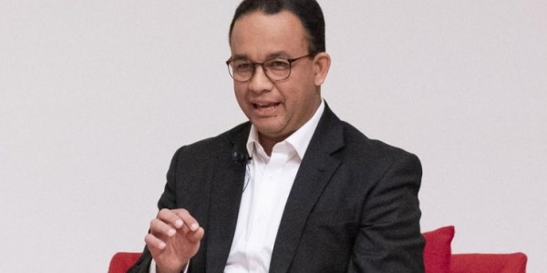 Gubernur Anies Akan Kaji Ulang Aturan Pemilik Mobil Harus Punya Garasi