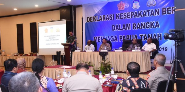 Panglima TNI Ikut Deklarasi Penandatanganan Papua Damai
