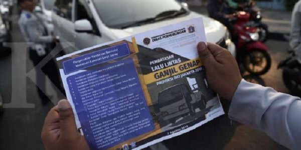 Belum Dapat Solusi Ganjil Genap, Dishub Serahkan Pembedaan Taksi Online Ke Polisi