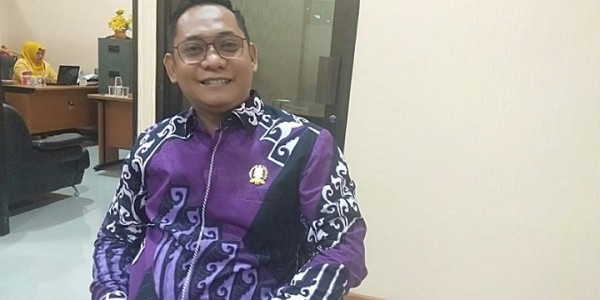 Jadi Anggota Dewan, Adik Bupati Bekasi Janji Kritisi Kakaknya