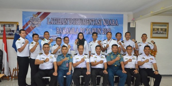 Bakamla RI/IDNCG Gelar Latihan Teknik Fotografi Pemotretan dari Udara