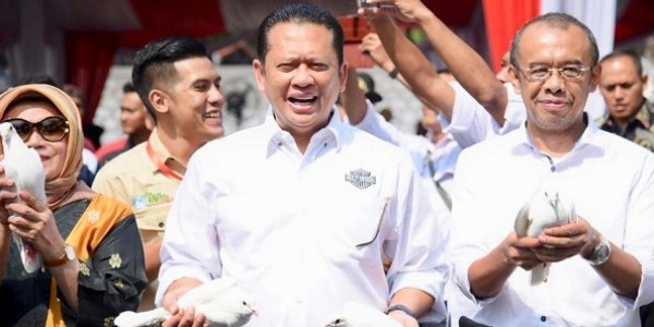 Buka Pameran dan Lomba Burung, Bamsoet Ingatkan Jaga Kelestarian Satwa