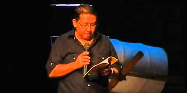 Fadli Bikin Puisi Berjudul Sajak Sepatu Kotor, Sindir Jokowi?