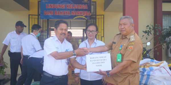 Bandara Syamsudin Noor Salurkan Bantuan Kemanusiaan Bagi Korban Kebakaran di Cempaka