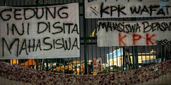 Polisi Siaga, Aksi Mahasiswa Mulai Panas!